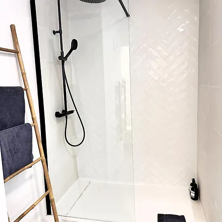 *new* Alba 6 Pax 8min Apartment