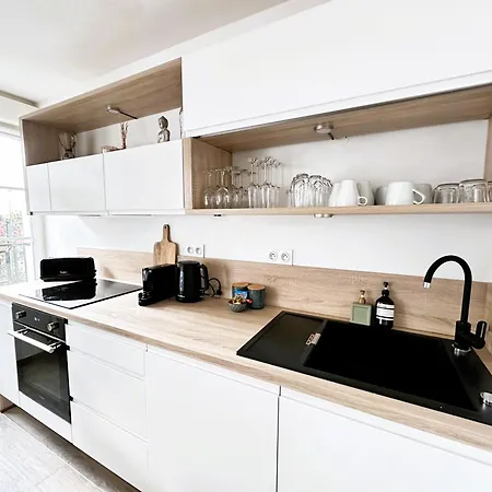 *new* Alba 6 Pax 8min Apartment